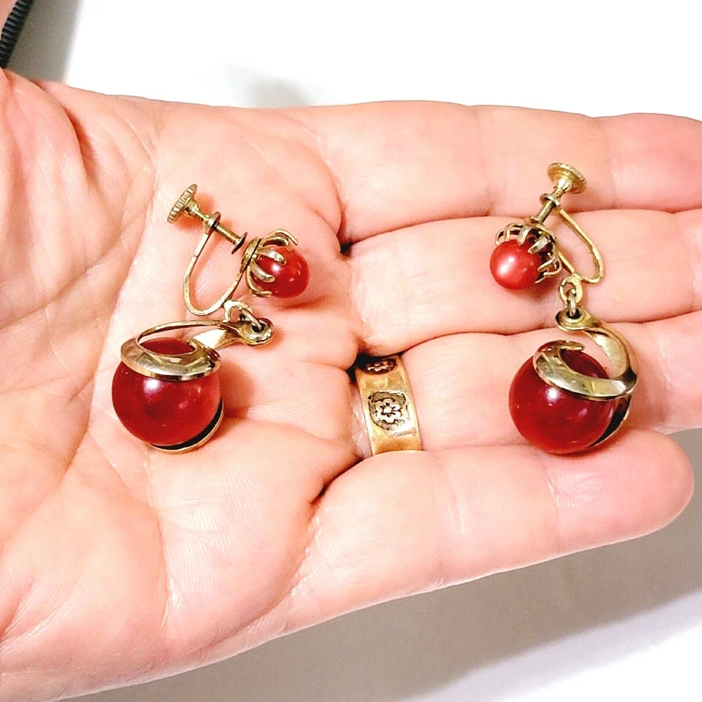 Vintage Mid-century Pink-Red Moonstone Dangle Earrings Screw Back sb-30